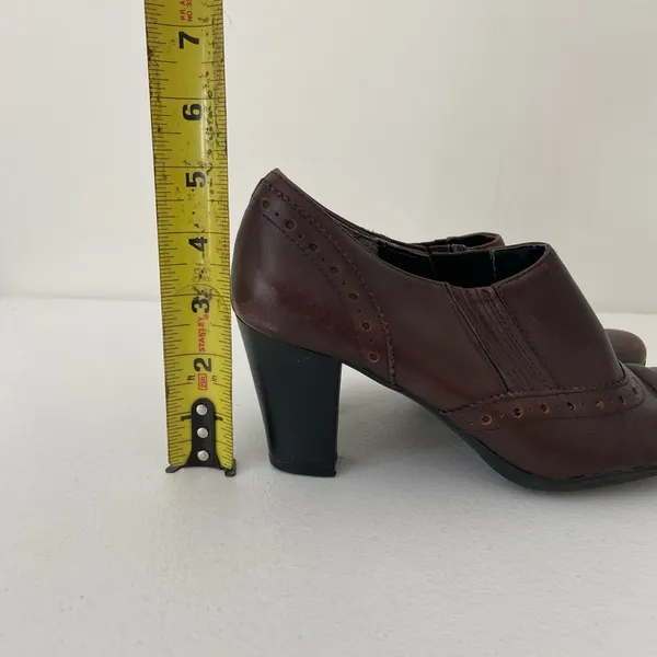 Women’s Mercedes brown rustic heeled zip‎ ankle boots booties size 6.5 - Image 7