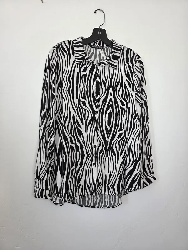 Big Dart Zebra Print Button Up Shirt Blouse Top Viscose Lightweight Comfy Large - Image 2
