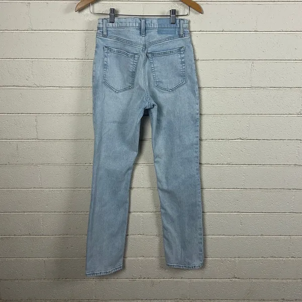 Abercrombie & Fitch 90s Slim Straight Ultra High Rise size 26S - Image 2