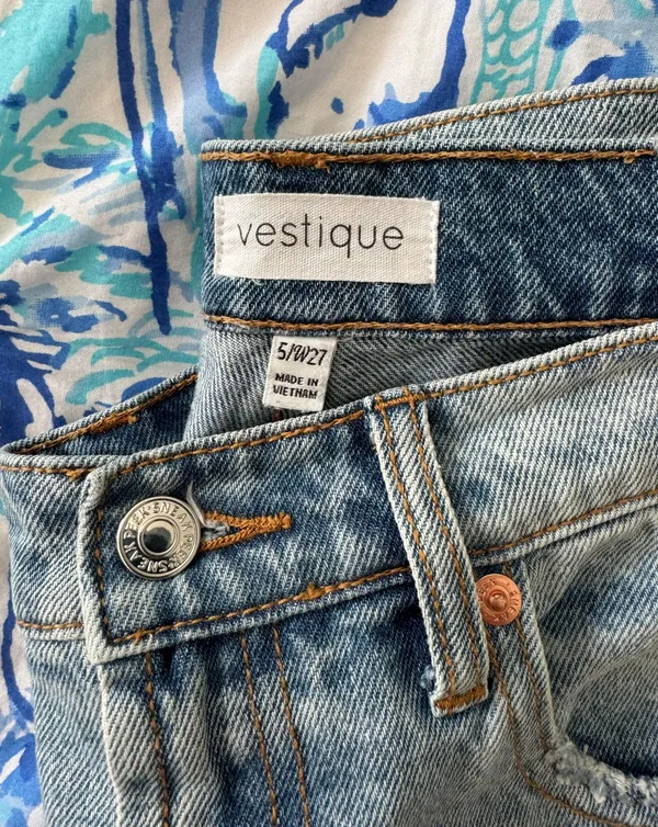 Vestique medium wash mom jeans - Image 3