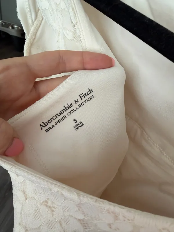 Abercrombie & Fitch Bra-Free Short Sleeve Lace Reversible Top - Image 6