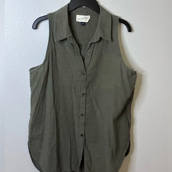 Universal Threads Women Button Down Minimalist Olive Green‎ sleeveless Blouse S - Image 2