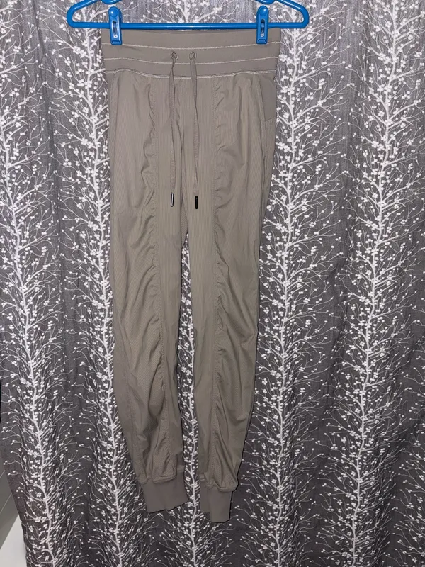 Lululemon Dance Studio Joggers 28"  - Image 5