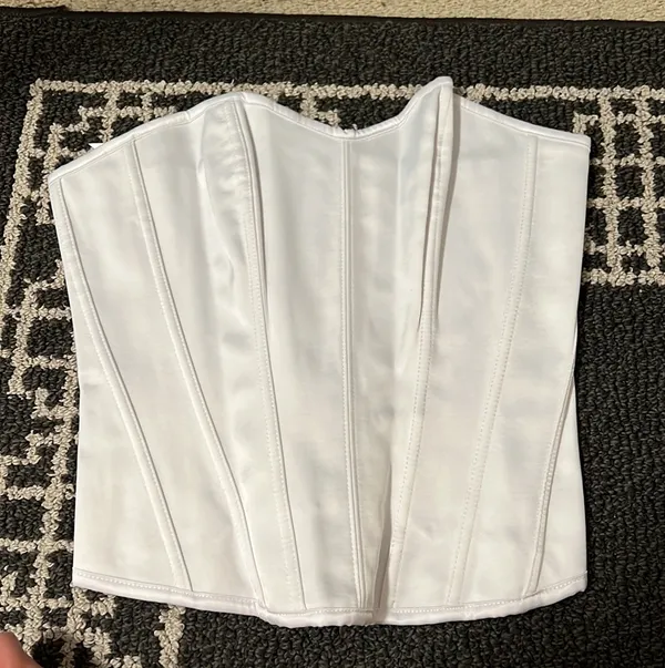Corset - Image 2