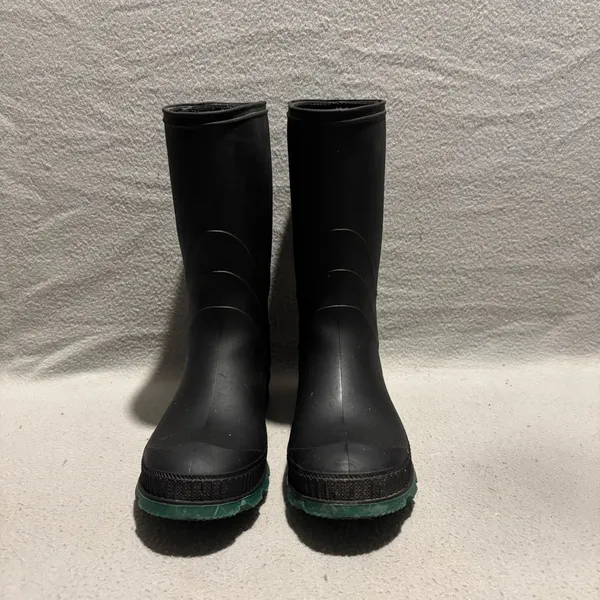 Unbranded Unisex Black & Green Rubber Rain & Garden Boots size 7 made in U.S.A. - Image 2