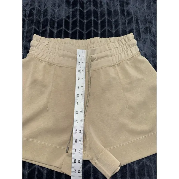 Lululemon Women's Soft Ambitions High Rise Shorts Trench Pocketed Size 6 - Image 8
