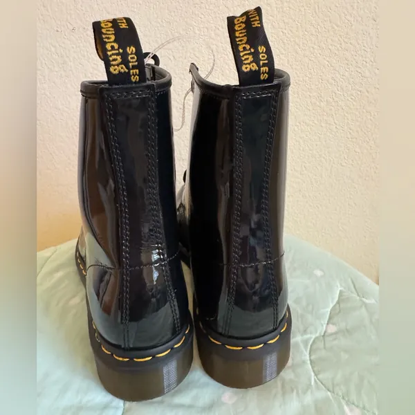 Dr. Martens Black Patent Leather Boots Womens size 9 - Image 9