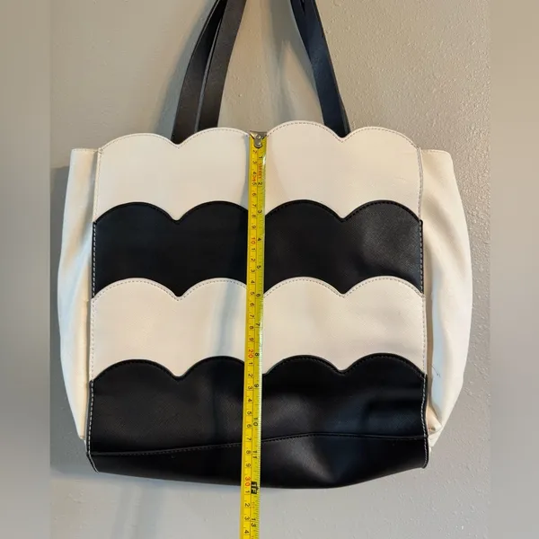 Betsey Johnson Wavy Days Bee Striped Purse - Image 7
