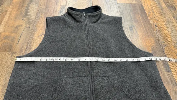 Charter Club Women's Gray Fleece Vest, Zip Up, Pockets, Size Large - Image 5
