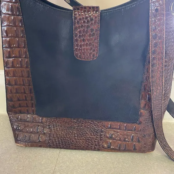 Brahmin Brown Black Croc Embossed Minimalist Western Coastal Quiet Luxury Bag - Image 2