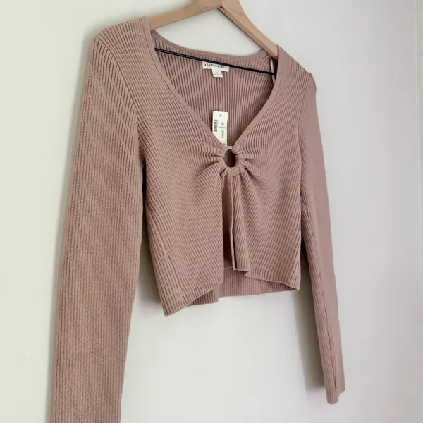 NWT Aeropostale Cropped Keyhole Front Deep V Neck Sweater Pink Tan Size Medium - Image 3