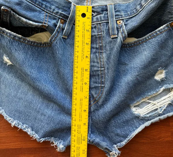 Levi’s 501 Shorts - Image 9