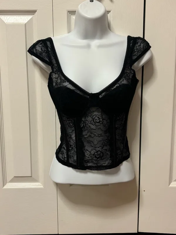 Edikted Rita Lace Corset Top in black small - Image 3