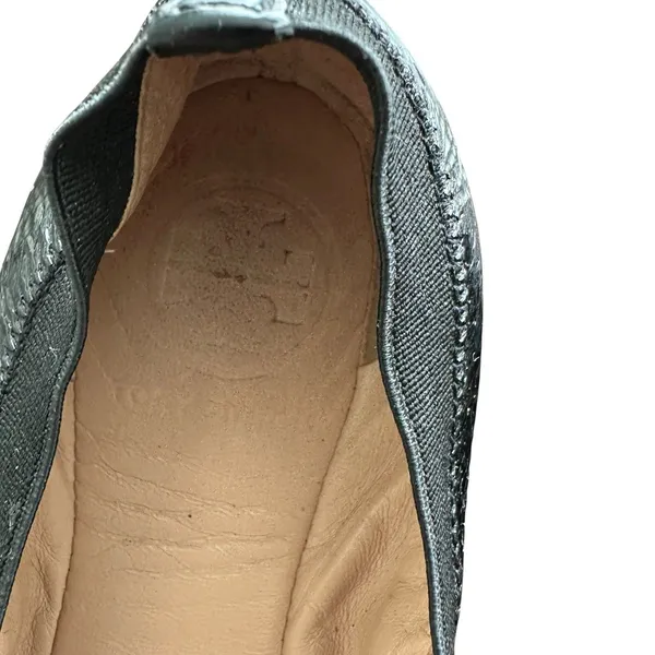 Tory Burch Caroline Ballet Flats Black Sz 6.5 Patent Leather Round Toe Logo - Image 4