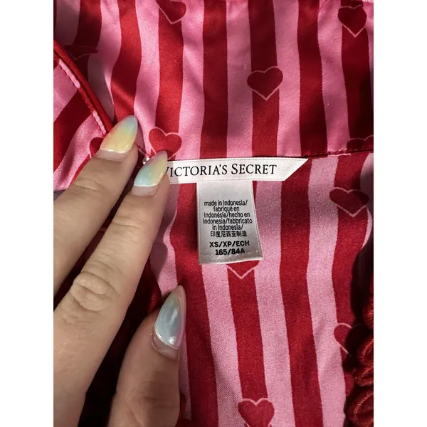Victoria's Secret Pajama Set Womens XS Pink Heart Stripe Satin Shorts - Image 4