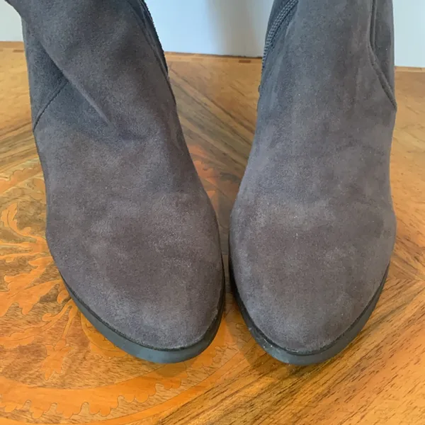 Catherine Malandrino Tie Back Over The Knee Boots Gray Faux Suede Women’s Size 7 - Image 5
