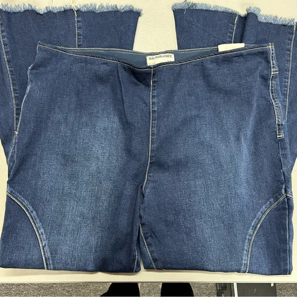 We The Free People Curvy Last Dance Low Rise Flare Pull On Jean Dark Blue 35 NWT - Image 6