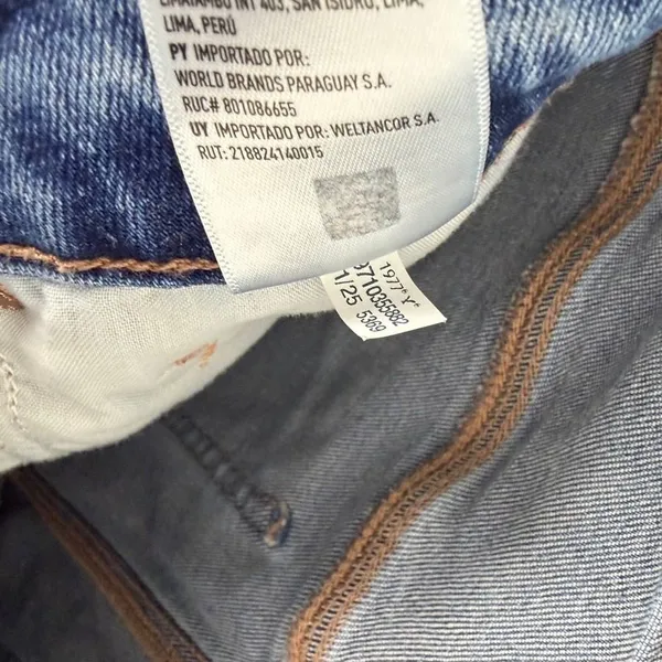 American Eagle Strigid Mom Jeans Size 12 Short Medium Wash High Waist Raw Hem - Image 12