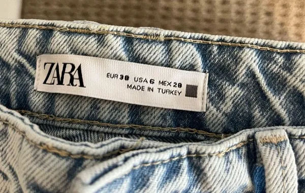 Zara NWT Jeans straight leg, baggy fit - Image 3