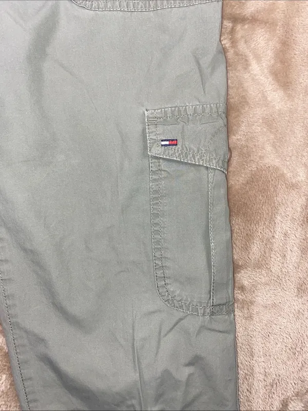 Tommy Hilfiger Light gray Utility Cargo Capris with Drawstring Ankles - Image 4