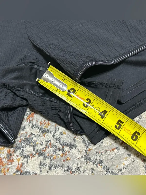 Gymshark Speed 2 In 1 Shorts size Small - Image 6