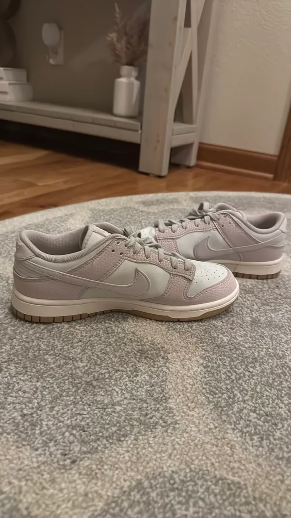 Nike Dunks - Image 4