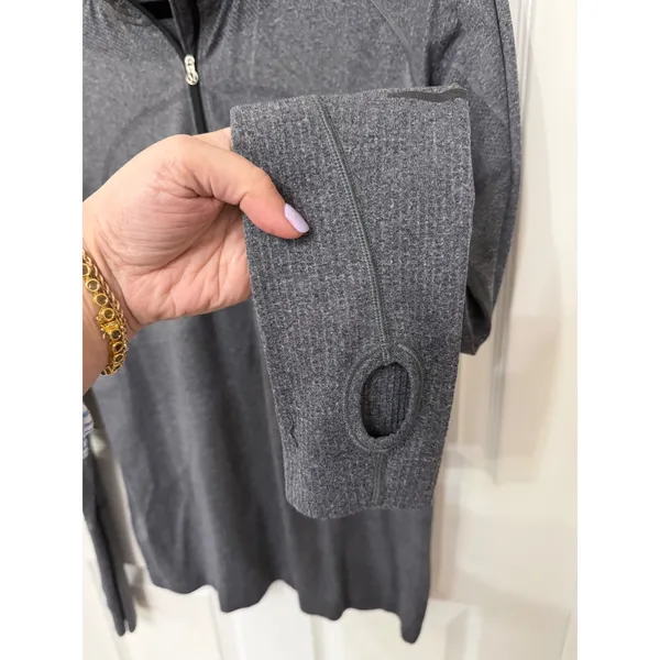 Lululemon Swiftly Tech 1/2 Zip Long Sleeve Heathered‎ Grey Size 12 Pullover - Image 5