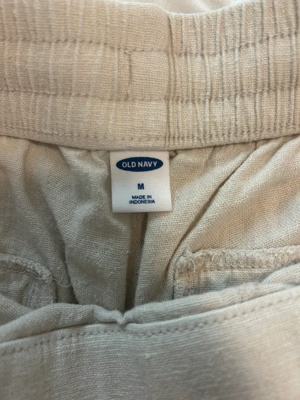 Old Navy Linen Shorts - Image 2