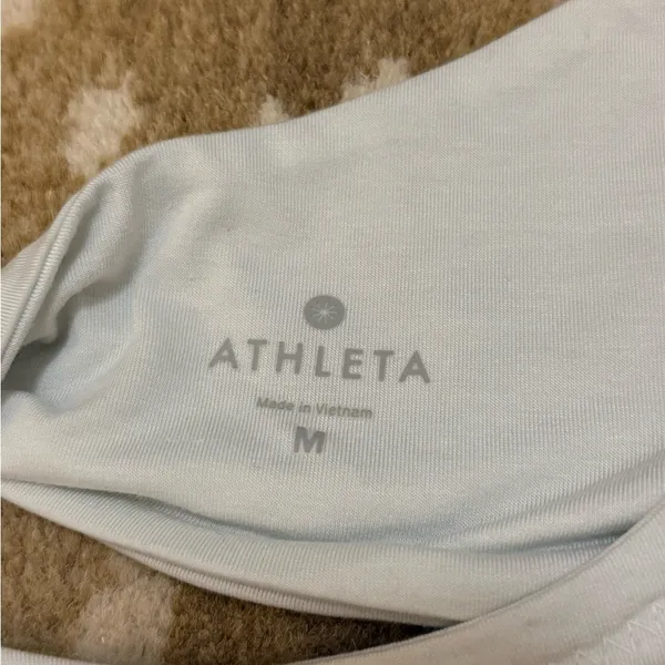 Athleta light blue oval open back long sleeve women’s size medium - Image 5
