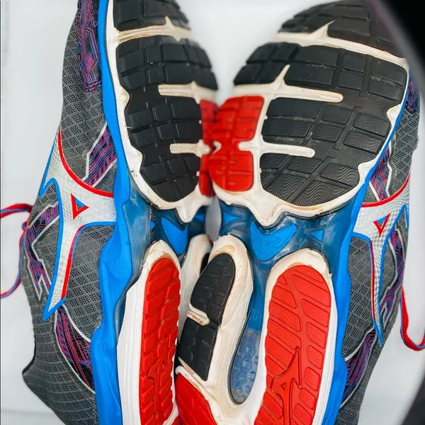 mizuno enigma 4 women's size 9 - Image 5