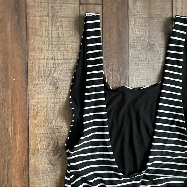 Aerie Womens Swim One Piece Black White Stripe Low Back Side Boob Size Large - Image 8
