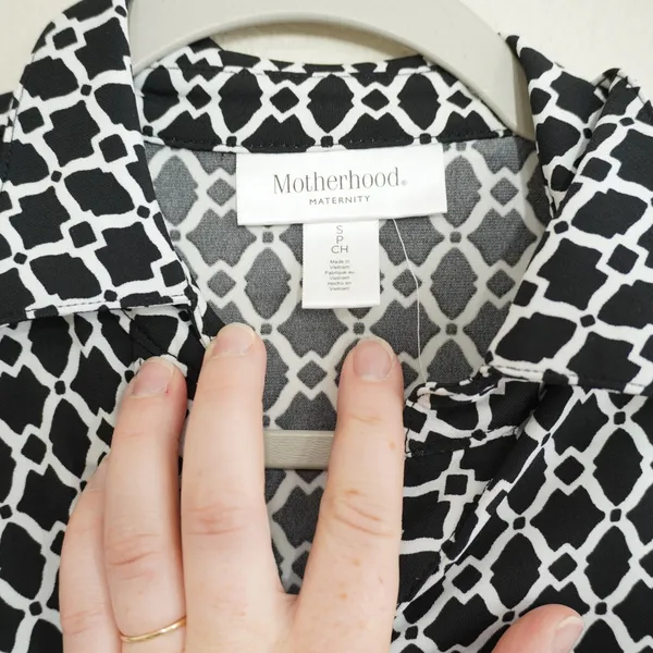 Motherhood‎ Maternity Size Small Shirt Dress Black White Geometric Twist Front - Image 5