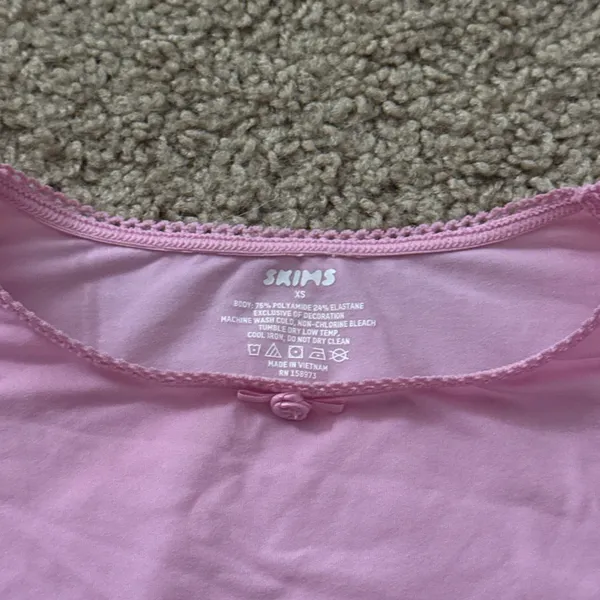 SKIMS Valentine's Collection Fits Everybody Pink Crop Top - Image 3