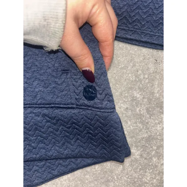 L.L Bean Women's Navy Blue FlexForward Quilted Half - Image 3
