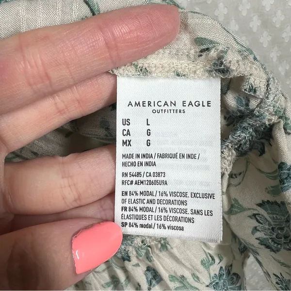American Eagle Green White Floral Smocked Puff‎ Sleeve Top - Image 3