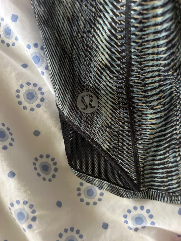 Lululemon Hotty Shorts 2.5" - Image 4