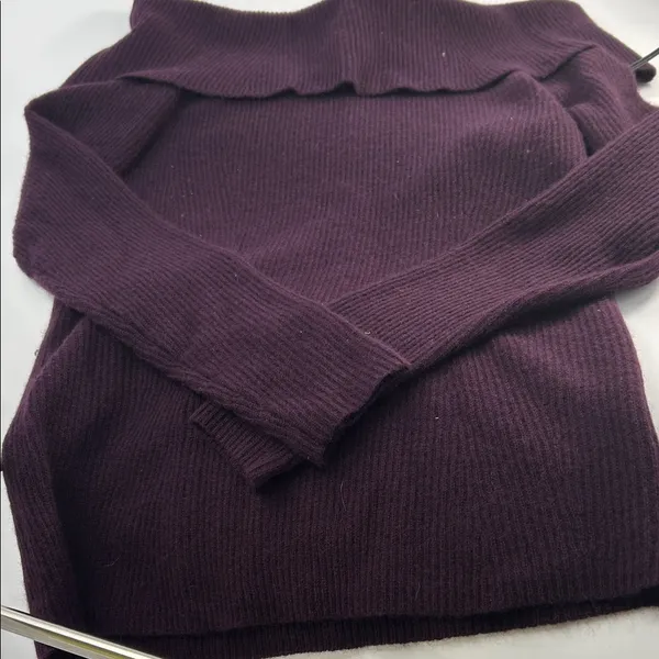Bloomingdale's Off-the-Shoulder Plum Sweater cashmere - Image 12