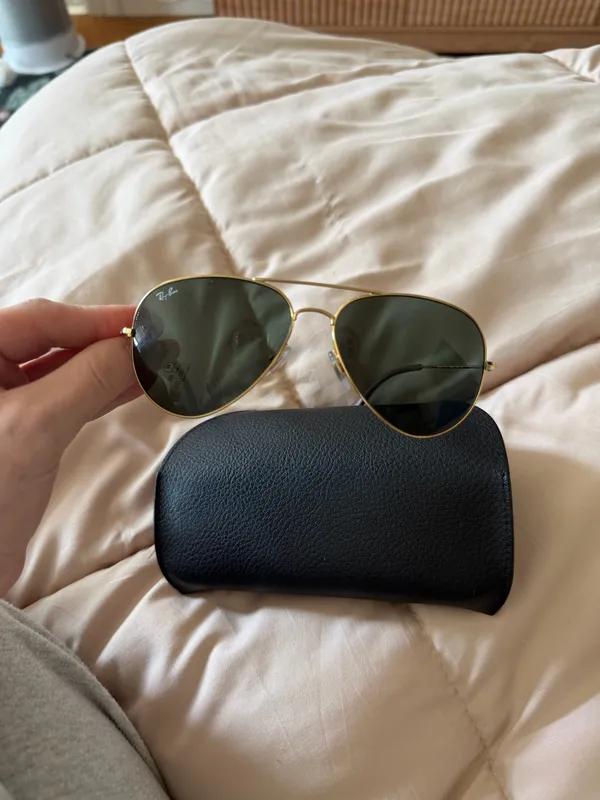 Ray-Ban Aviator Gold and case  - Image 7