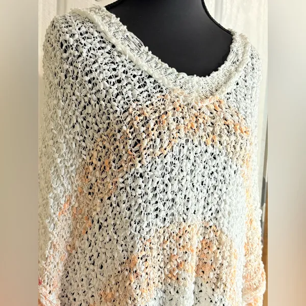 POL Crochet peach and white Oversized Comfy Sweater NWT size Medium - Image 5