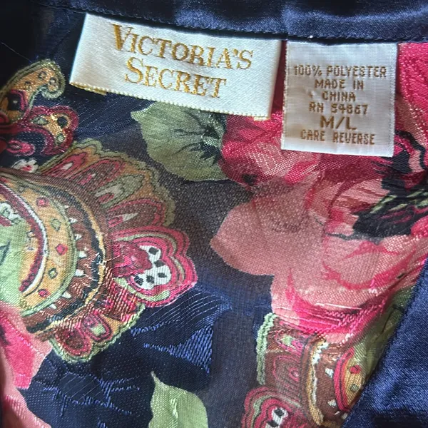 Victoria Secrets Gold Label Floral Button Down Robe Size M/L - Image 6