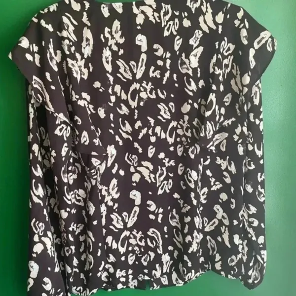 Nine West Purple Leopard Print Blouse Work Wear Top Dress Clothes EUC‎ - Image 4