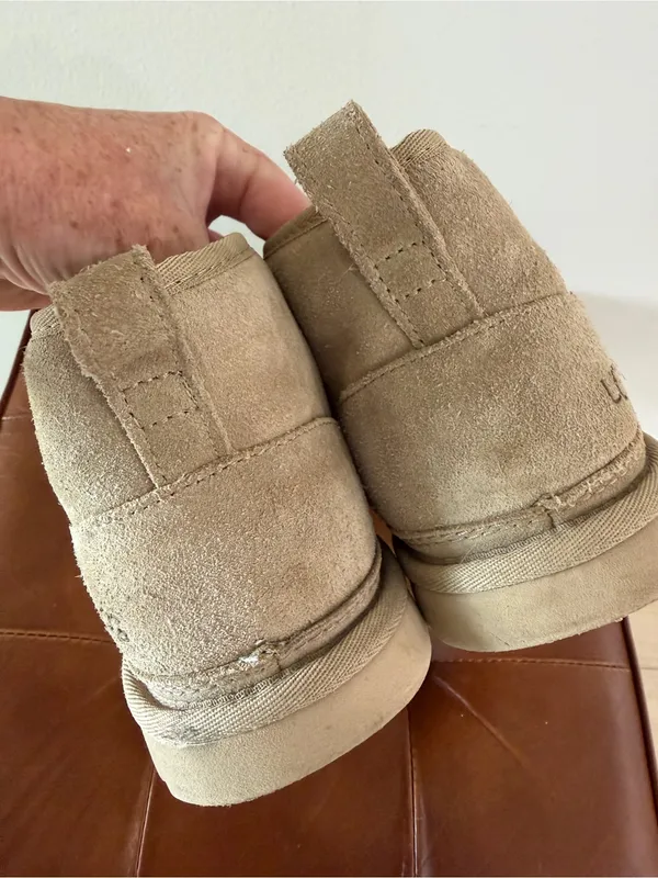 UGG Womens Neumel Sand Beige Taupe Chukka Boots Size 8 Lace Up Fur lined 1094269 - Image 7