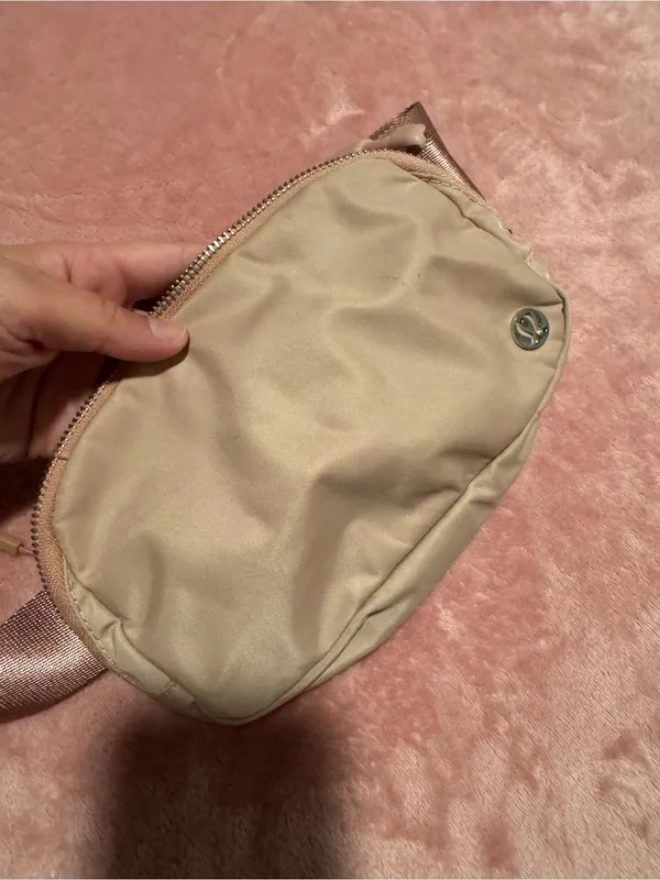 Lululemon bag - Image 2