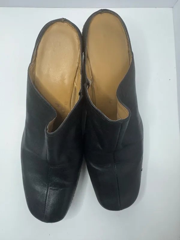 Rockport Black Leather Mules Size 7.5 - Image 2