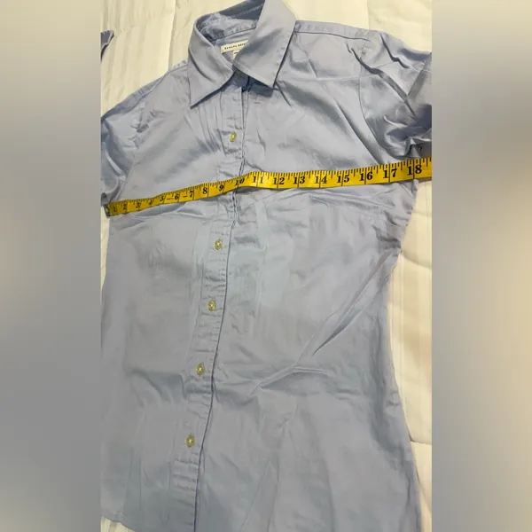 Banana Republic button up shirt. Baby blue. Size S - Image 6