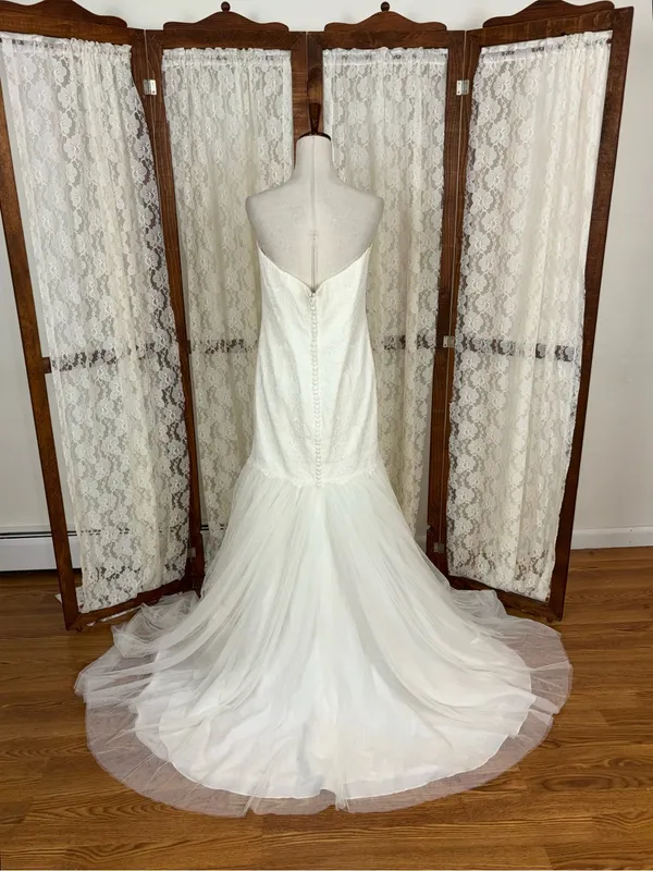 Gorgeous Galina Strapless Tulle Wedding Gown & Veil - Image 8