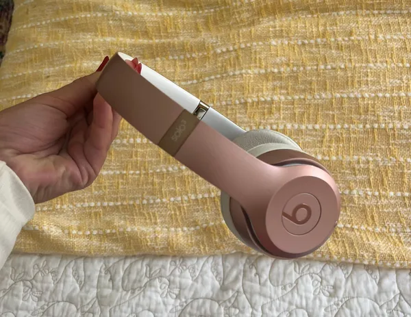 Beats Rose Gold Wireless Headphones - Image 2
