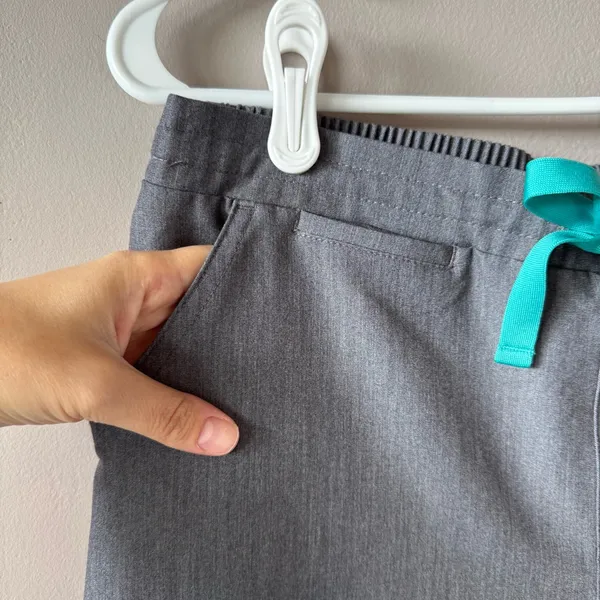 Figs Women’s Yola Skinny Scrub Pants‎ in Graphite Gray Size Small - Image 9