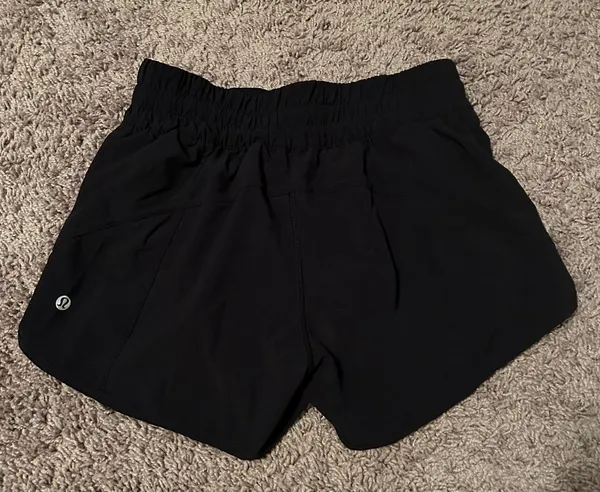 Lululemon ‼️ Tracker Short V 4"‼️ - Image 6