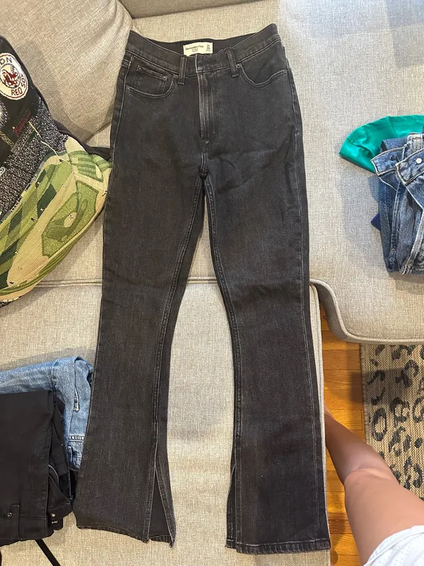 Abercrombie The High Rise Skinny with split hem - Image 2